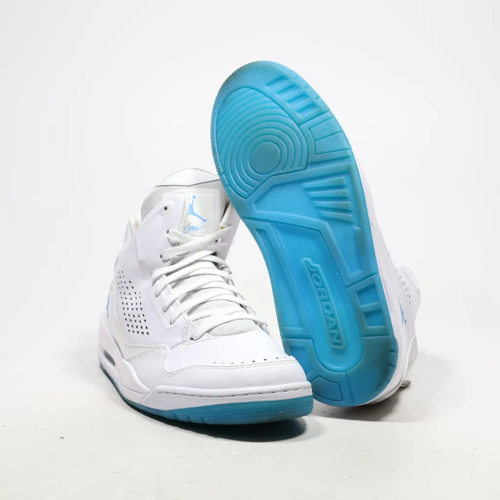 Air Jordan Sport Shoes Pu Leather White Color For Men