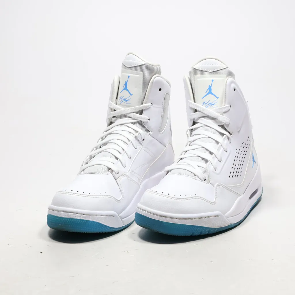 Air Jordan Sport Shoes Pu Leather White Color For Men