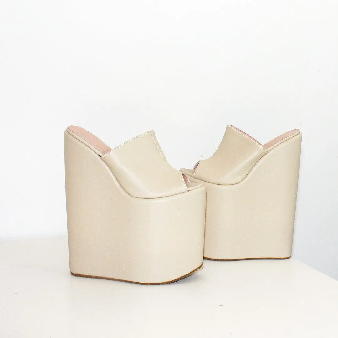 Cream Peep Toe 25 cm High Heel Wedge Platform Mules