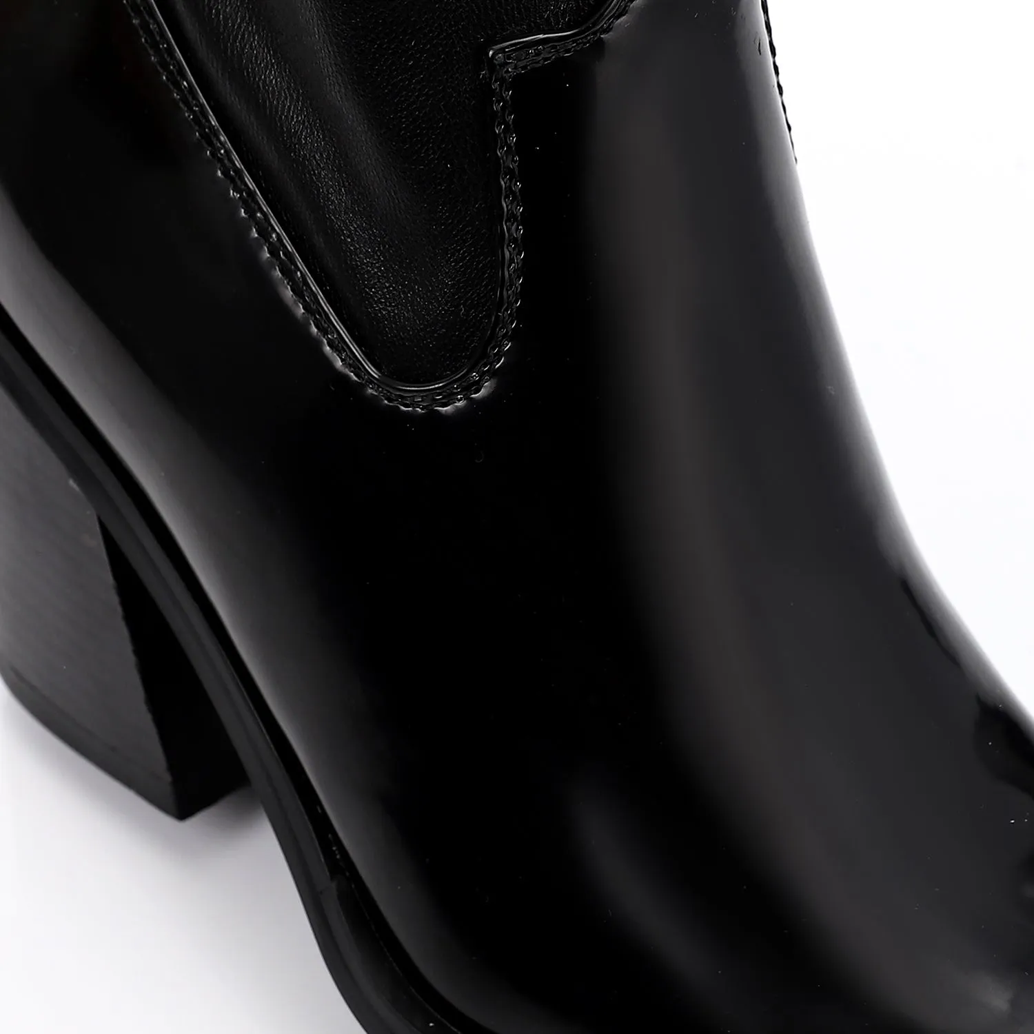 PRD-DVTF-005 RoundToecap Heeled Calf Boot