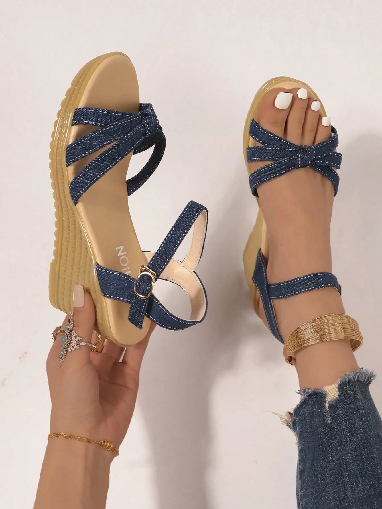 Women's Best Selling Fashionable Wedge Heel Thick Sole Sandals, Exquisite Embroidered Print Fabric, High Waterproof Platform, Back Strap, Wide Toe Box, Peep Toe, Summer Beach Shoes, High Heeled