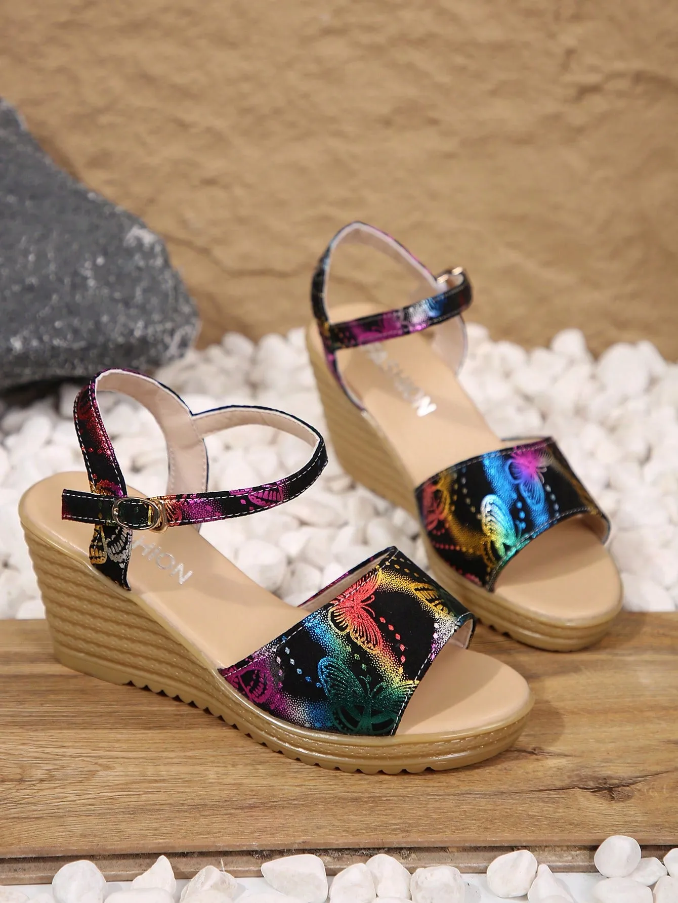 Women's Best Selling Fashionable Wedge Heel Thick Sole Sandals, Exquisite Embroidered Print Fabric, High Waterproof Platform, Back Strap, Wide Toe Box, Peep Toe, Summer Beach Shoes, High Heeled